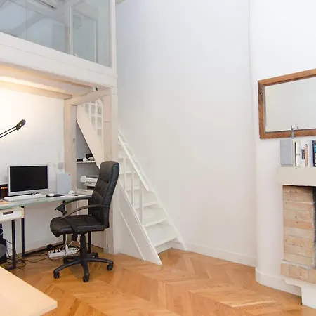 Bright & Spacious Duplex Flat In Central Appartement